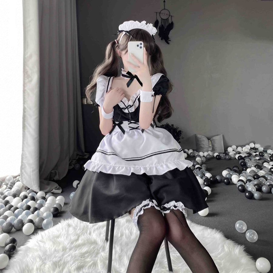 Japanese style apron loli maid